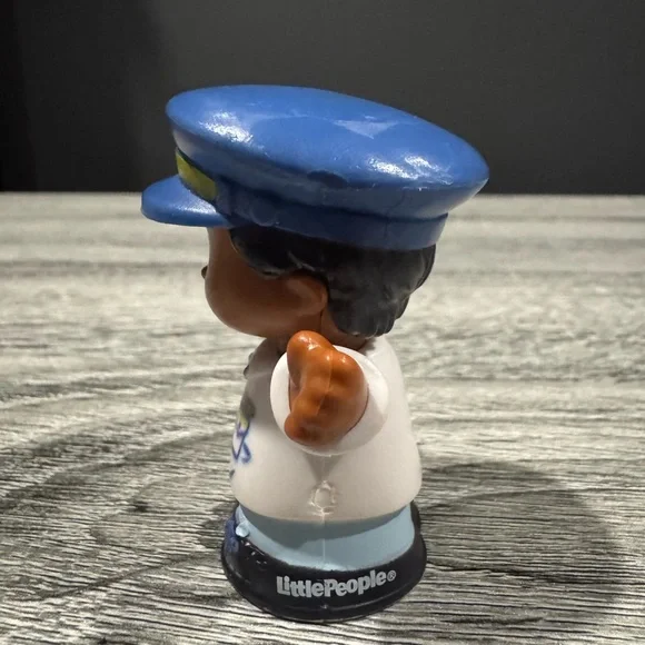 Fisher-Price | Little People Travel Together Airplane: Pilot Michael - Figure - Picture 2 of 10